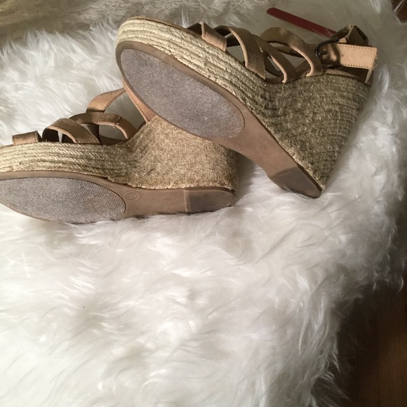 Mossimo tan espadrilles 9 - Picture 5 of 7